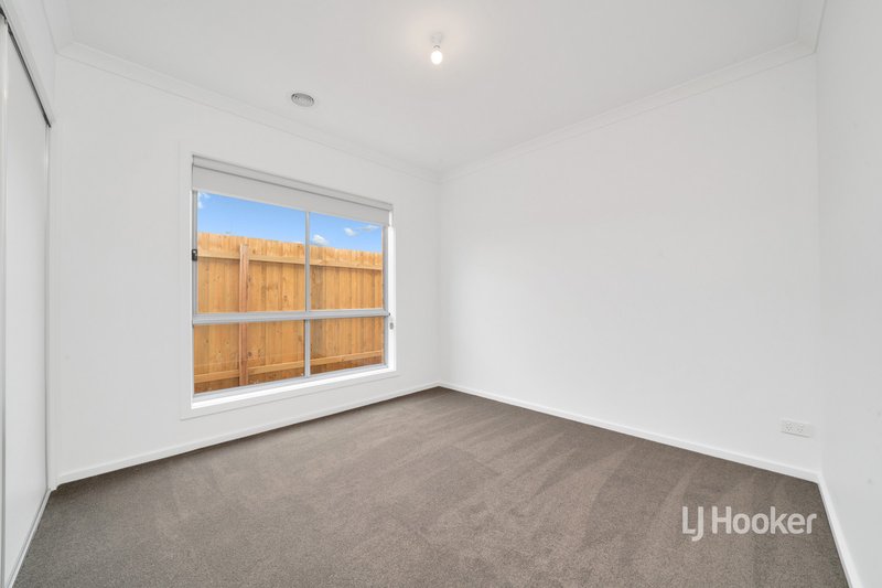 Photo - 16 Dublin Street, Tarneit VIC 3029 - Image 10