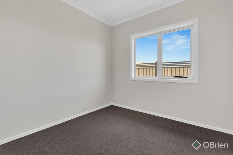 Photo - 16 Dulcis Street, Manor Lakes VIC 3024 - Image 7