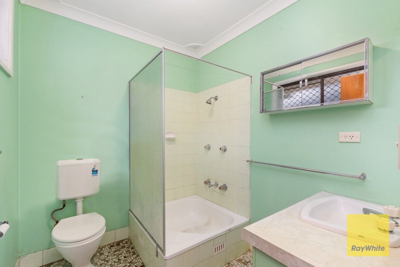 Photo - 1/6 Dunban Road, Woy Woy NSW 2256 - Image 7