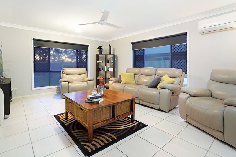 Photo - 16 Dundee Street, Bray Park QLD 4500 - Image 3