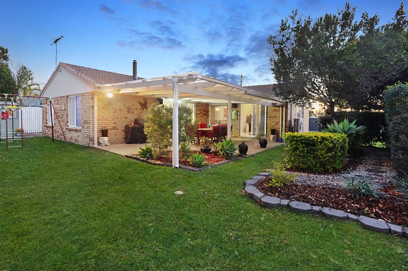 Photo - 16 Dundee Street, Bray Park QLD 4500 - Image 5