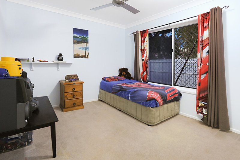 Photo - 16 Dundee Street, Bray Park QLD 4500 - Image 8