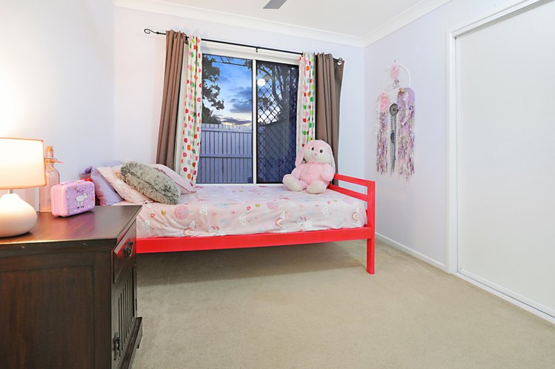 Photo - 16 Dundee Street, Bray Park QLD 4500 - Image 9