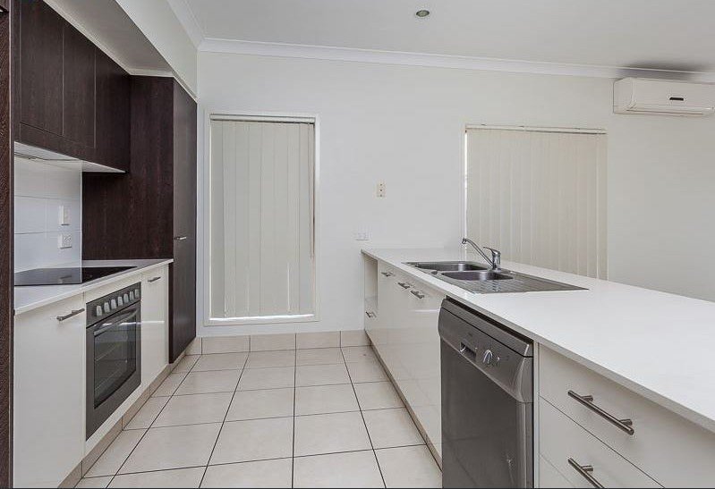 Photo - 16 Dunes Crescent, North Lakes QLD 4509 - Image 2