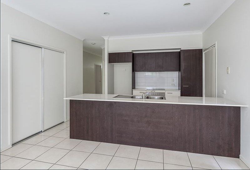 Photo - 16 Dunes Crescent, North Lakes QLD 4509 - Image 3