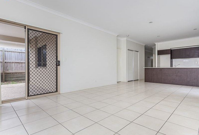 Photo - 16 Dunes Crescent, North Lakes QLD 4509 - Image 4