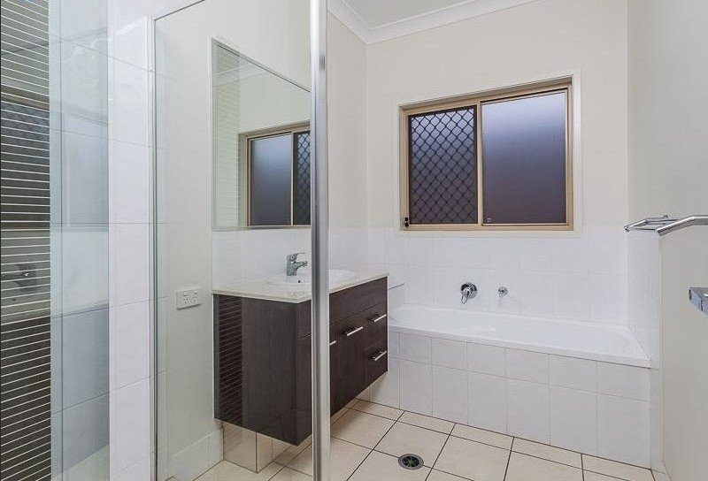 Photo - 16 Dunes Crescent, North Lakes QLD 4509 - Image 7