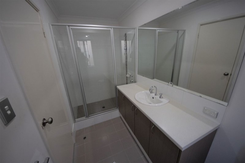 Photo - 16 Dunkirk Link, Girrawheen WA 6064 - Image 3