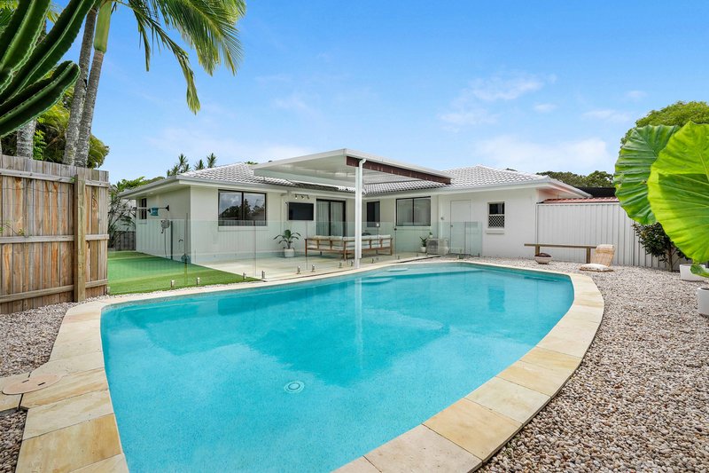 Photo - 16 Dunsby Drive, Carrara QLD 4211 - Image 5