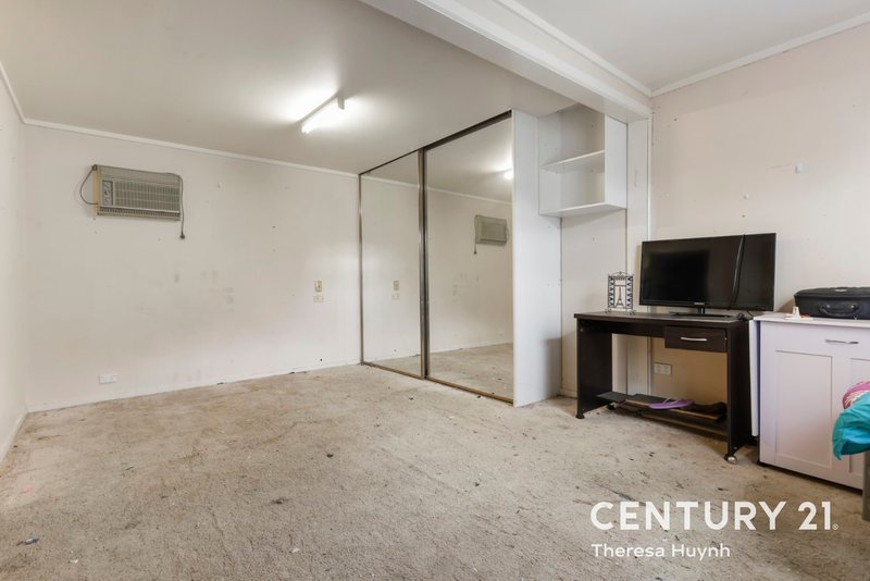 Photo - 16 Dunvegan Crescent, Dandenong VIC 3175 - Image 7