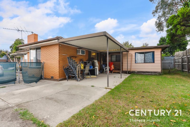 Photo - 16 Dunvegan Crescent, Dandenong VIC 3175 - Image 8