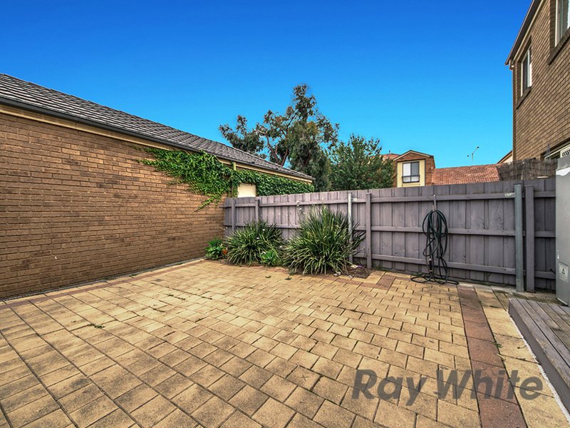 Photo - 16 Durack Circuit, Taylors Hill VIC 3037 - Image 6