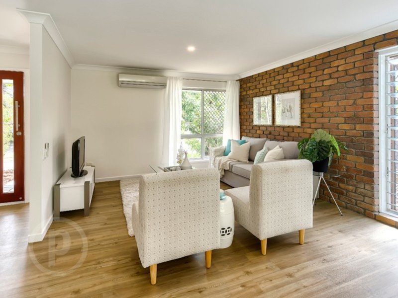 Photo - 16 Duranta Street, Bellbowrie QLD 4070 - Image 3