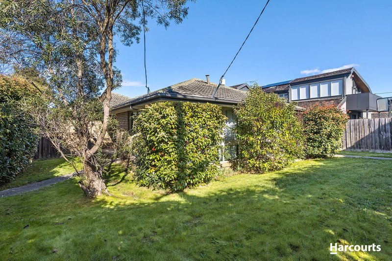 Photo - 16 Eastern Avenue, Doncaster VIC 3108 - Image 8
