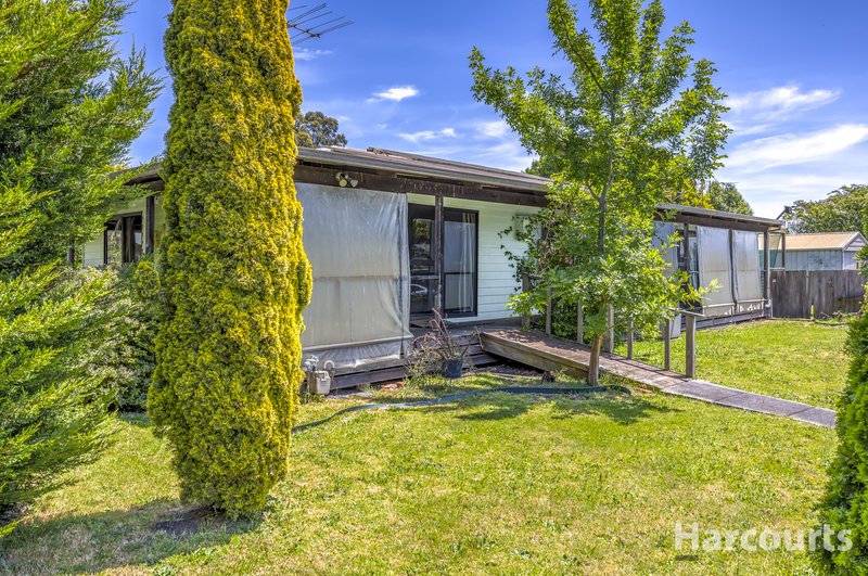 16 Eastern Avenue, Newborough VIC 3825