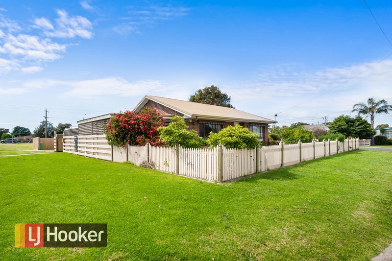 Photo - 1/6 Eastern Beach Road, Lakes Entrance VIC 3909 - Image