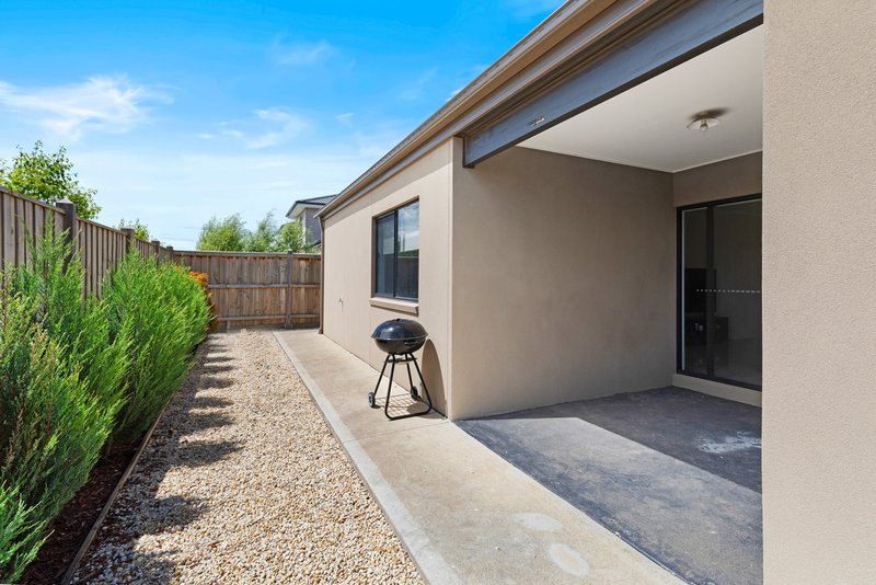 Photo - 16 Eastwood Street, Truganina VIC 3029 - Image 12