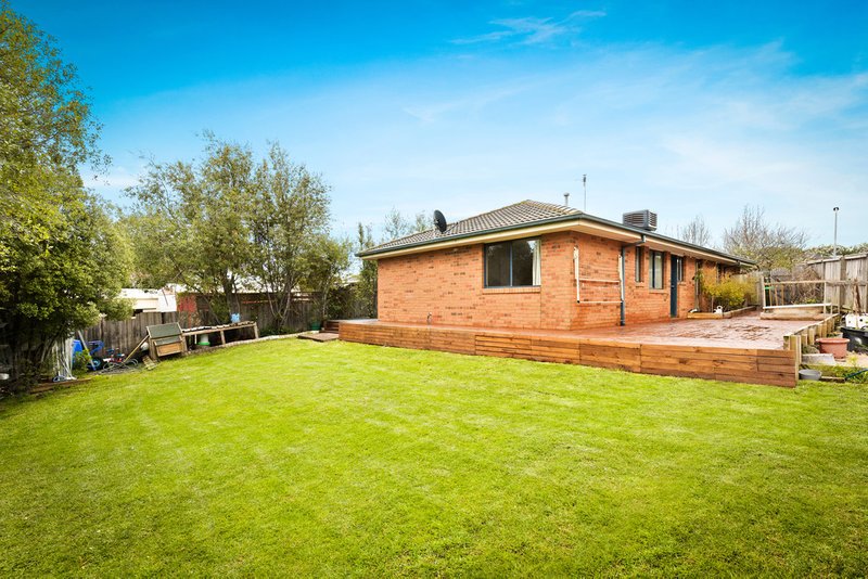 Photo - 16 Ebony Drive, Pakenham VIC 3810 - Image 13