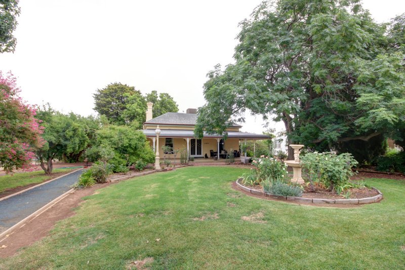 16 Echuca Road, Rochester VIC 3561