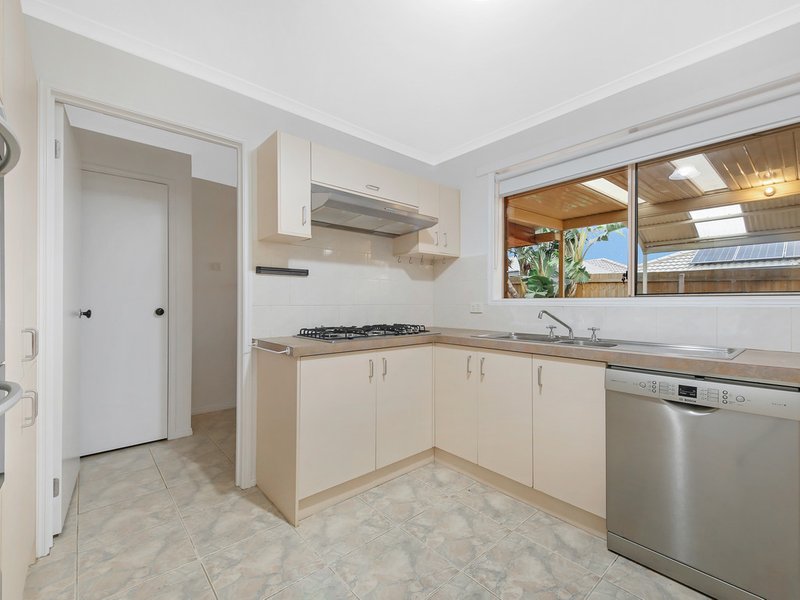 Photo - 16 Eclipse Court, Hampton Park VIC 3976 - Image 11