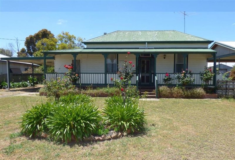 16 Edinburgh Road, Edenhope VIC 3318