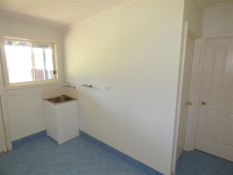 Photo - 16 Edinburgh Road, Edenhope VIC 3318 - Image 5