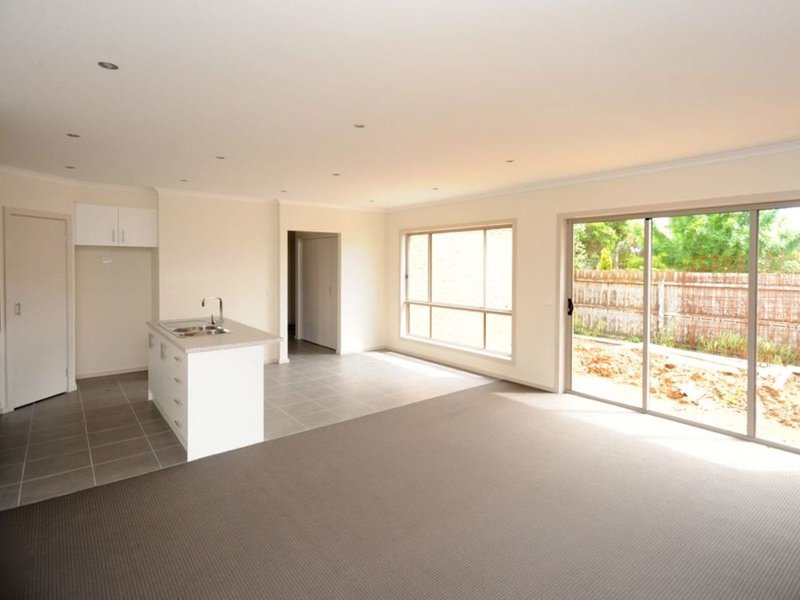 Photo - 1/6 Edith Court, St Leonards VIC 3223 - Image 5