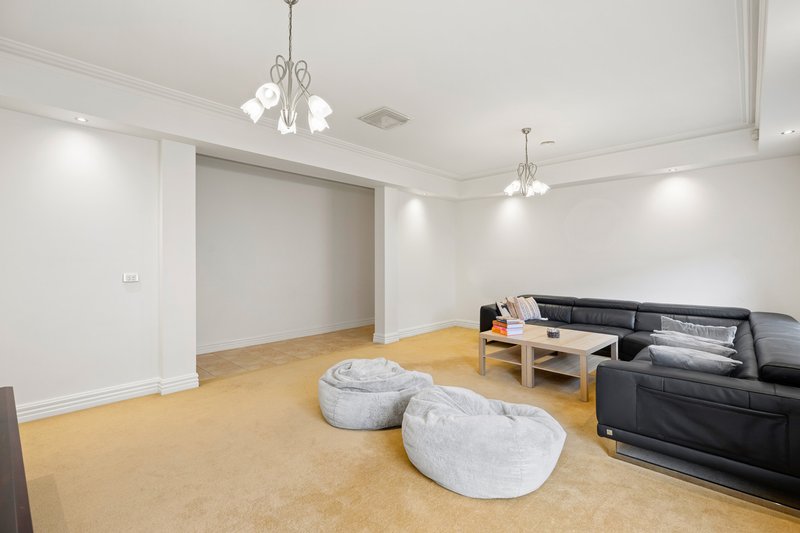 Photo - 16 Edwards Road, Werribee VIC 3030 - Image 5