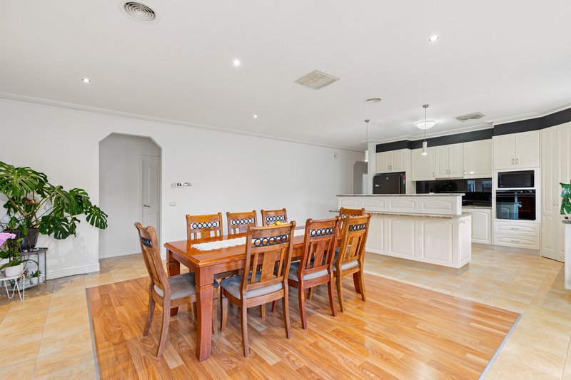 Photo - 16 Edwards Road, Werribee VIC 3030 - Image 8