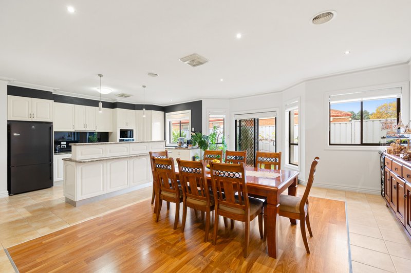 Photo - 16 Edwards Road, Werribee VIC 3030 - Image 9
