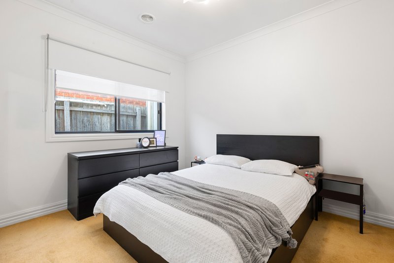 Photo - 16 Edwards Road, Werribee VIC 3030 - Image 15