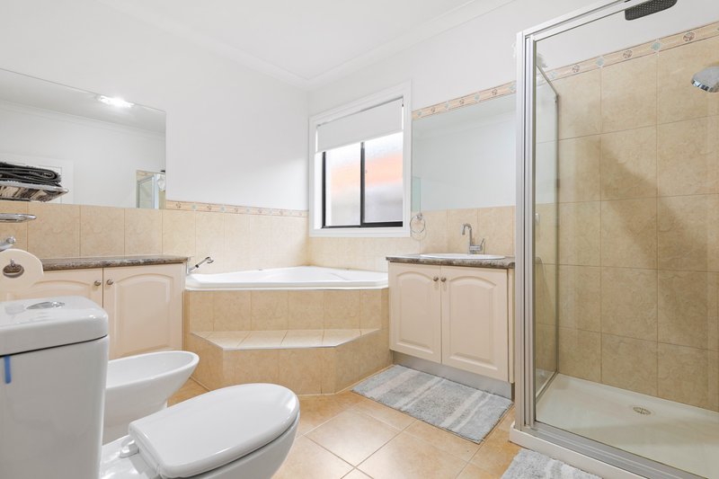 Photo - 16 Edwards Road, Werribee VIC 3030 - Image 16