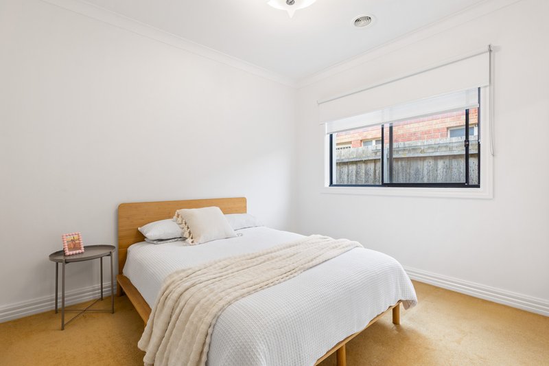 Photo - 16 Edwards Road, Werribee VIC 3030 - Image 17