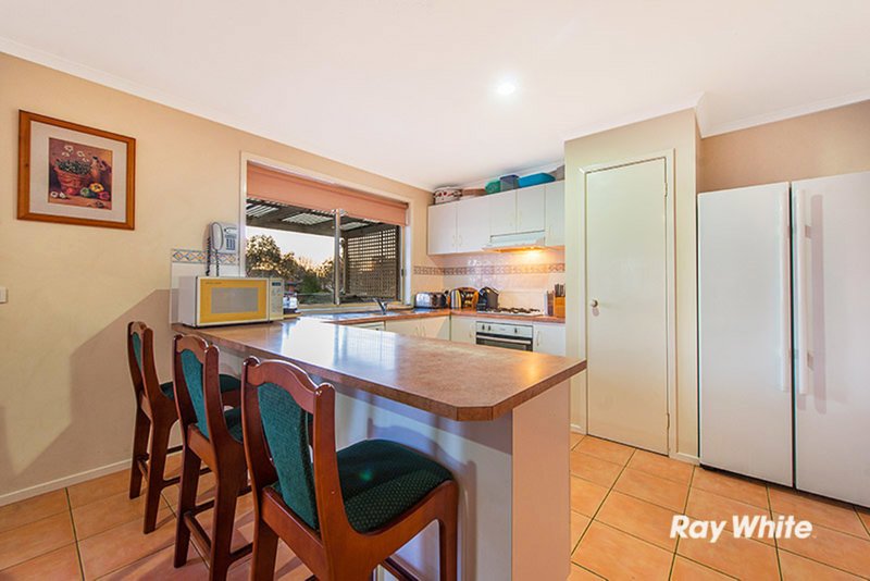 Photo - 16 Elanora Way, Hampton Park VIC 3976 - Image 2