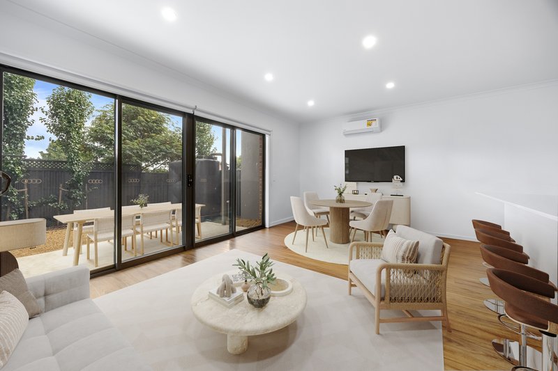 Photo - 16 Eldenwood Mews, Canadian VIC 3350 - Image 6