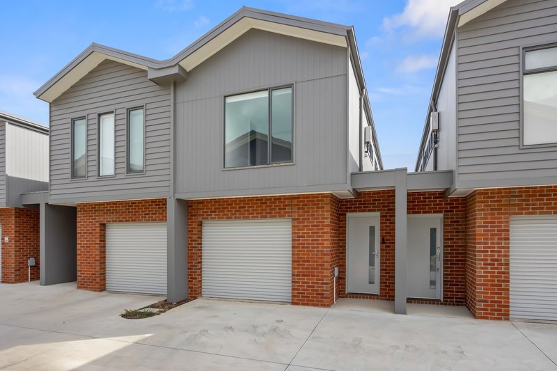 Photo - 16 Eldenwood Mews, Canadian VIC 3350 - Image 15