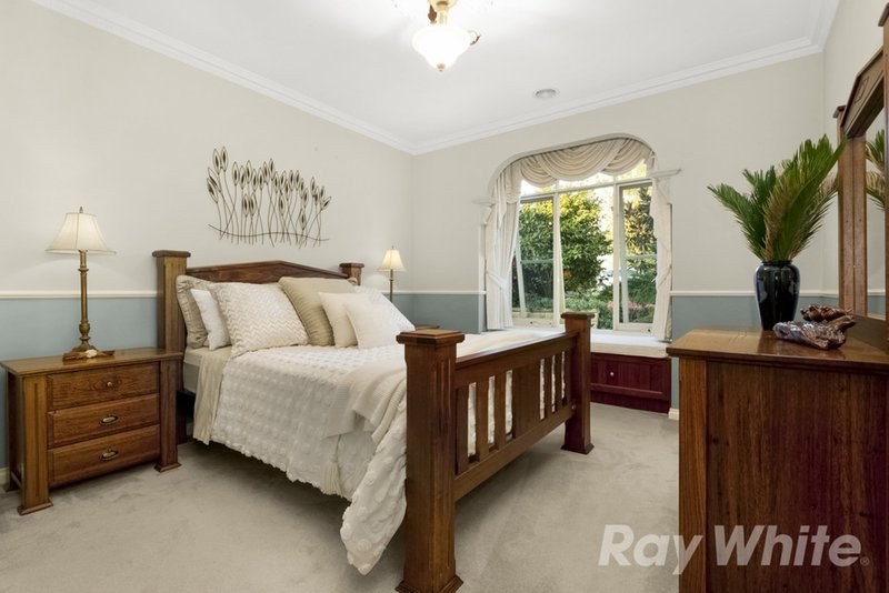 Photo - 16 Ellesse Way, Berwick VIC 3806 - Image 5