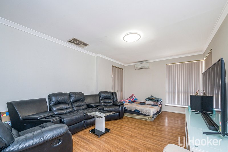 Photo - 16 Empire Way, Thornlie WA 6108 - Image 10