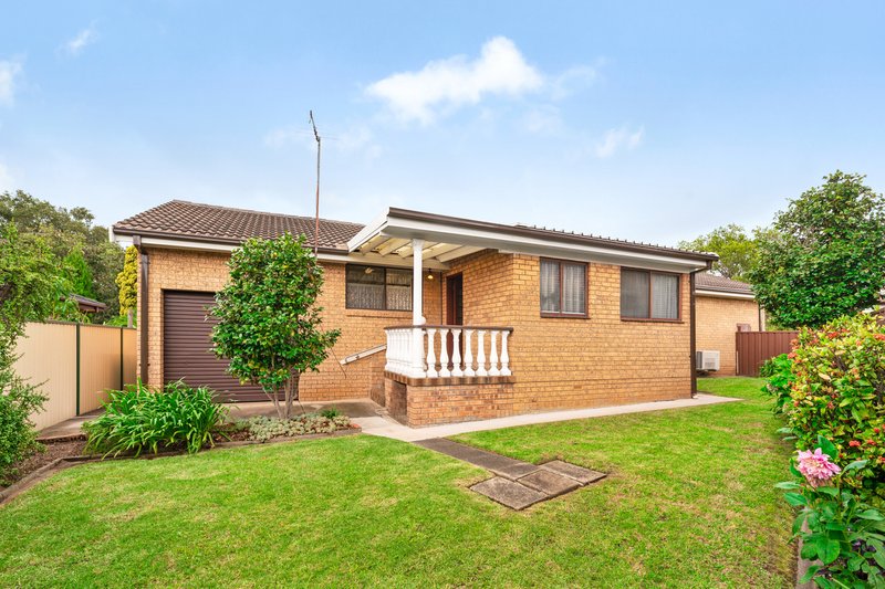 Photo - 16 Enfield Close, St Johns Park NSW 2176 - Image 12