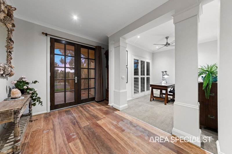 Photo - 16 Eros Crescent, Cranbourne West VIC 3977 - Image 3
