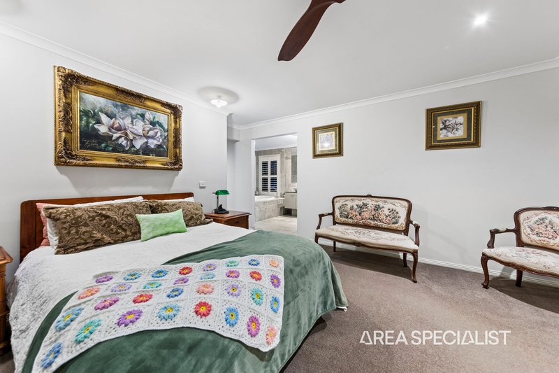 Photo - 16 Eros Crescent, Cranbourne West VIC 3977 - Image 15