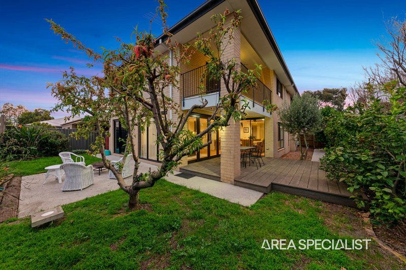 Photo - 16 Eros Crescent, Cranbourne West VIC 3977 - Image 20