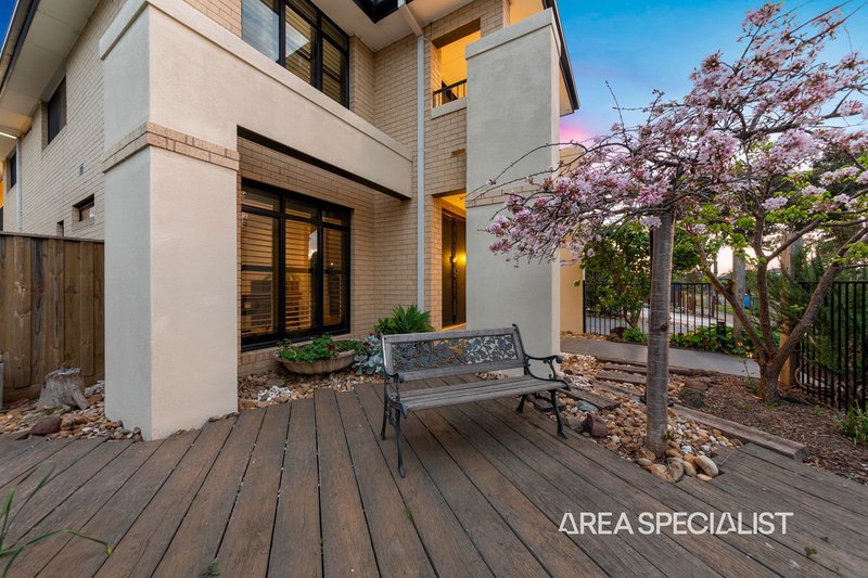 Photo - 16 Eros Crescent, Cranbourne West VIC 3977 - Image 22