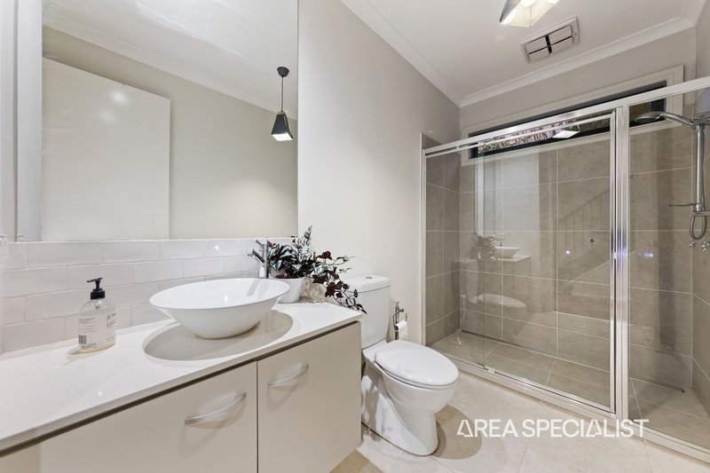 Photo - 16 Eros Crescent, Cranbourne West VIC 3977 - Image 31