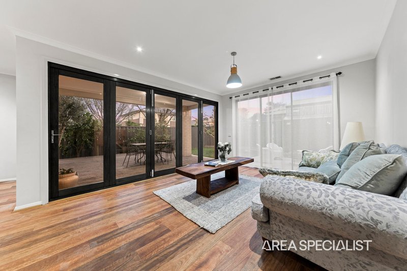 Photo - 16 Eros Crescent, Cranbourne West VIC 3977 - Image 32