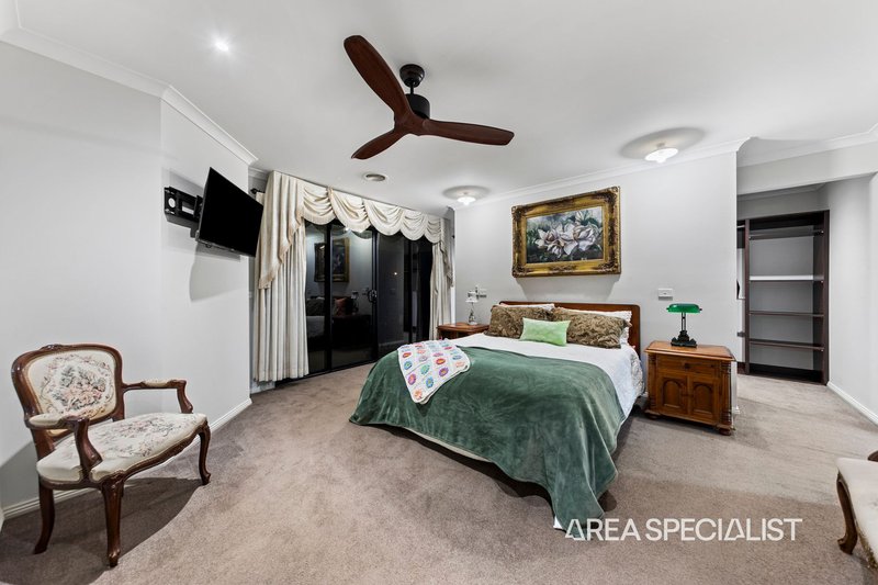 Photo - 16 Eros Crescent, Cranbourne West VIC 3977 - Image 34