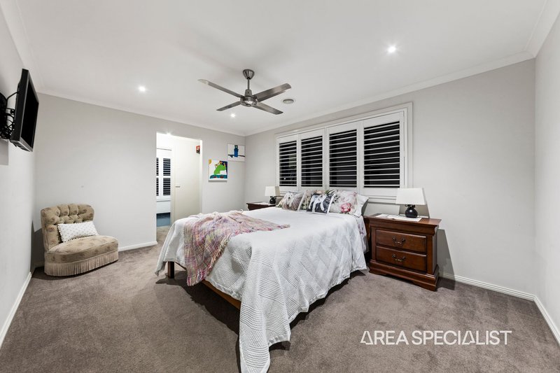 Photo - 16 Eros Crescent, Cranbourne West VIC 3977 - Image 35