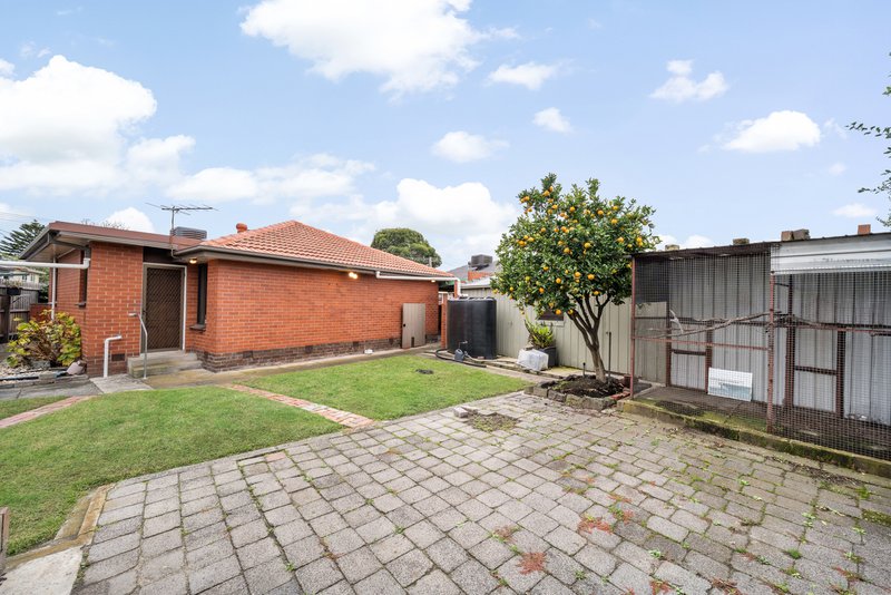 Photo - 16 Eunice Drive, Cheltenham VIC 3192 - Image 3