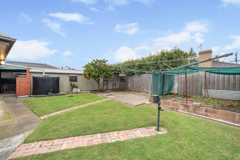 Photo - 16 Eunice Drive, Cheltenham VIC 3192 - Image 4
