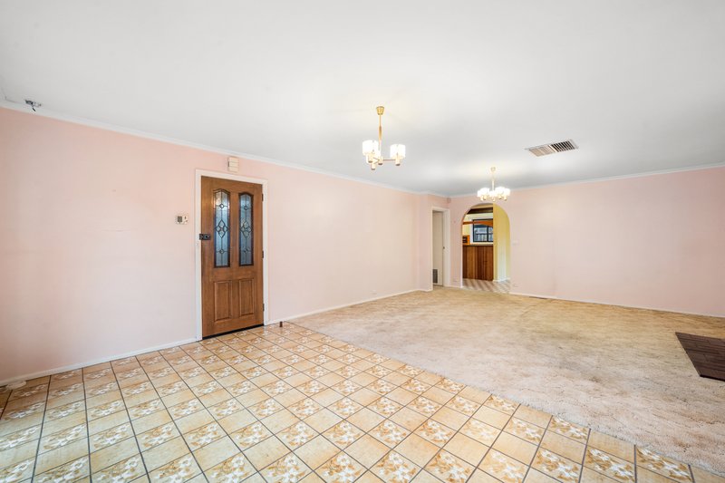 Photo - 16 Eunice Drive, Cheltenham VIC 3192 - Image 5